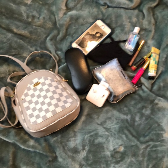 Boutique Multi Wear Bags - Picture 11 of 11